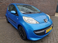 Peugeot 107 - 1.0-12V XS APK 02-2027 radio carkit goed onderh