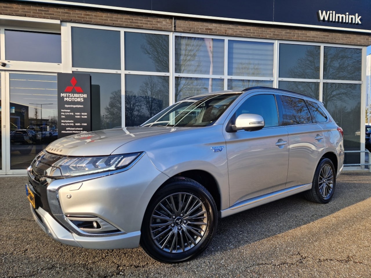 Mitsubishi Outlander - 2.4 PHEV S-Edition 2.4 PHEV S-Edition - AutoWereld.nl
