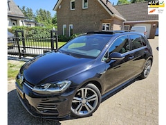 Volkswagen Golf - 1.5 TSI Highline Business R, Pano, Stoelverwarming, 3x R-Line