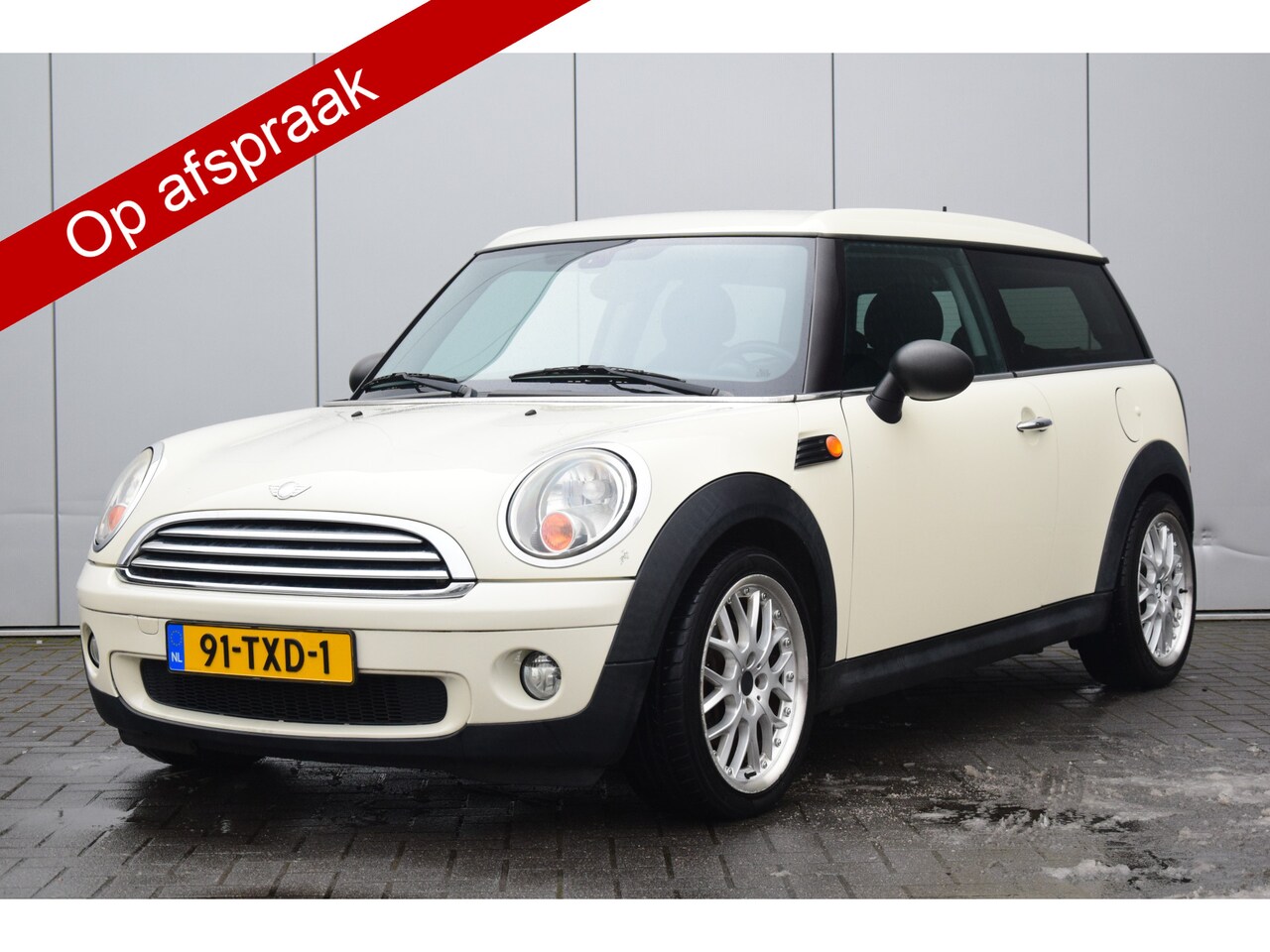 MINI Clubman - Mini 1.6 One Airco Priv/Glass - AutoWereld.nl