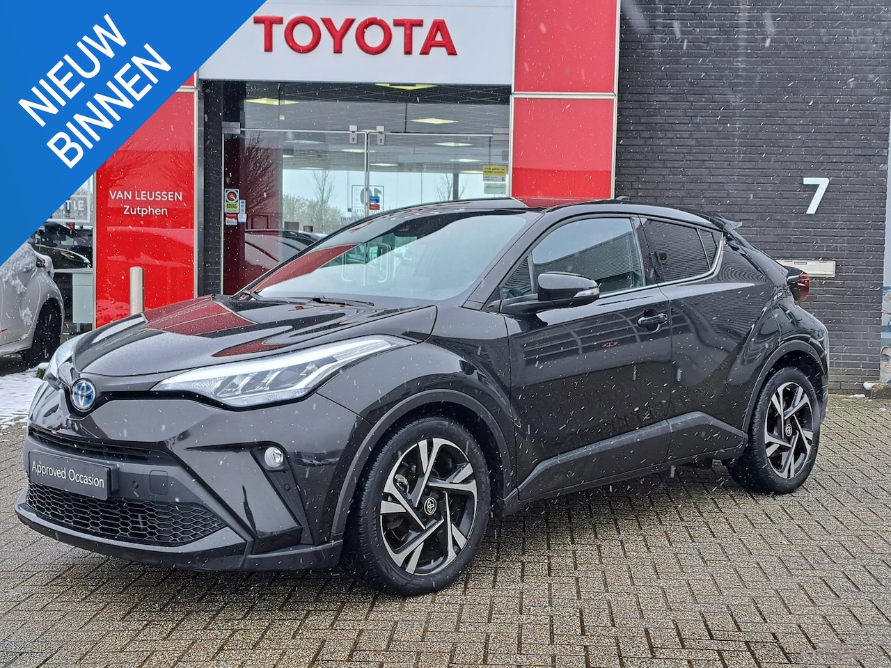 Toyota C-HR - 1.8 Hybrid Dynamic STOELVERWARMING PARKEERSENSOREN VOOR EN ACHTER ELK. INKLAPBARE BUITENSP - AutoWereld.nl