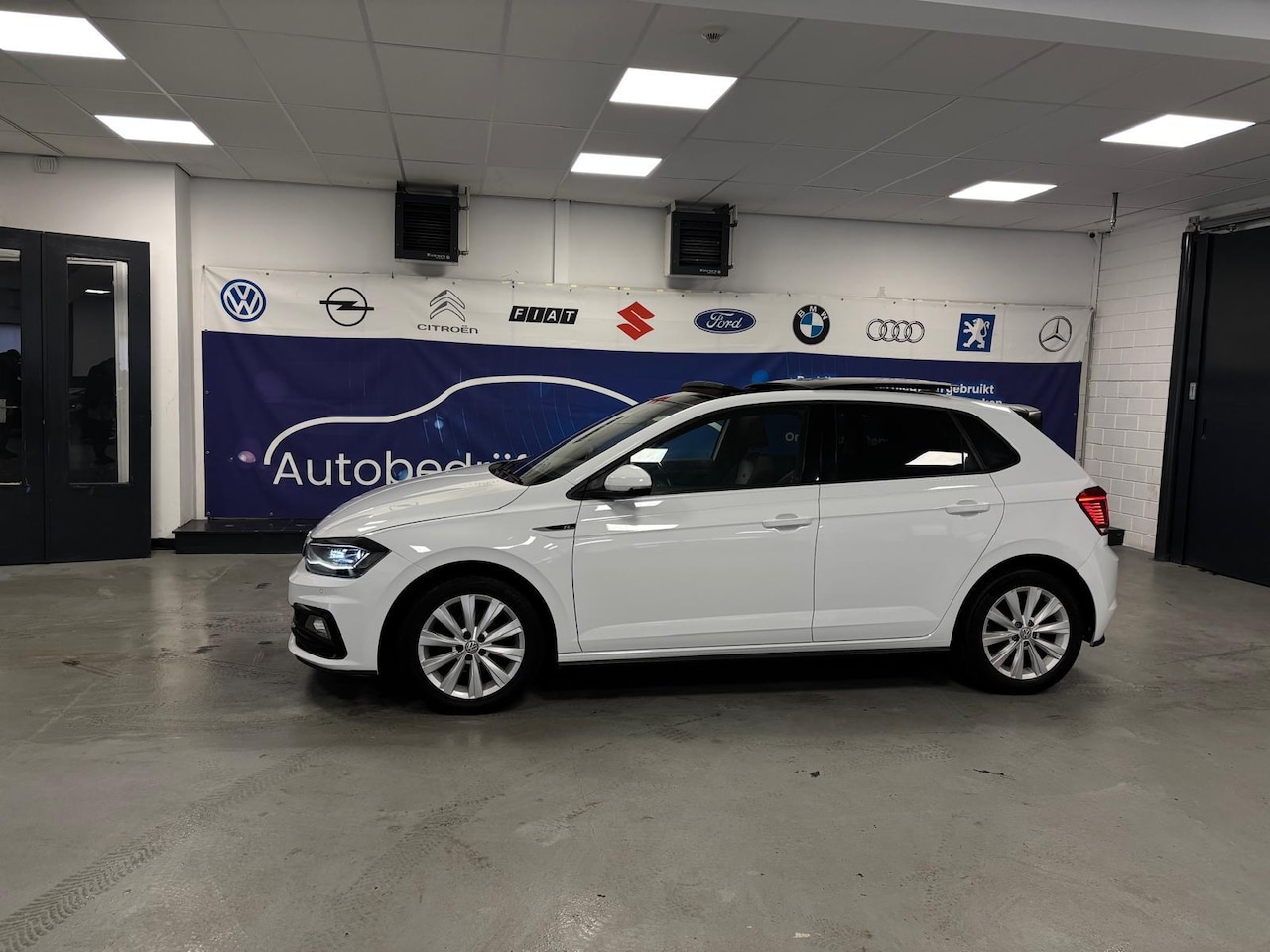 Volkswagen Polo - 1.0 TSI Highline PANO R-LINE - AutoWereld.nl