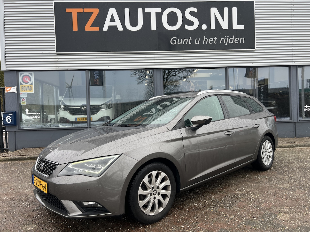 SEAT Leon ST - 1.6 TDI Ecomotive Lease Sport 1.6 TDI Ecomotive Lease Sport - AutoWereld.nl