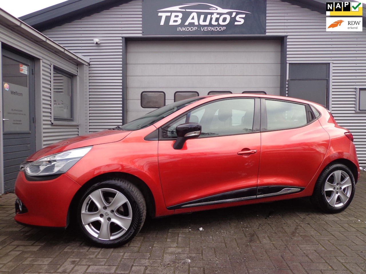 Renault Clio - 0.9 TCe Expression 5-DRS ! AIRCO / APK 23-03-2027 ! - AutoWereld.nl