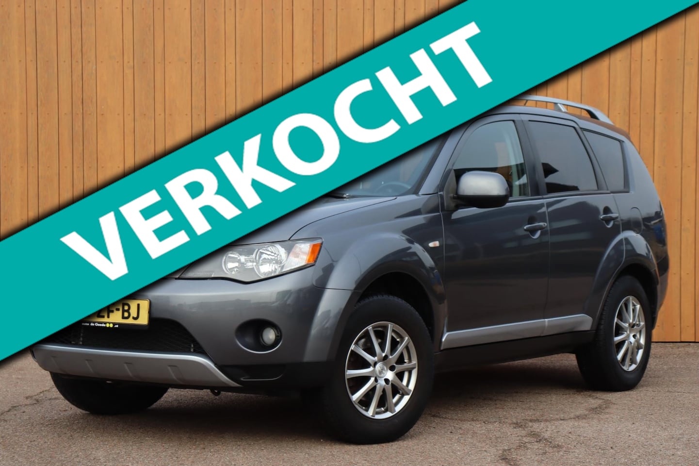 Mitsubishi Outlander - 2.4 Intense+ 4WD 7-persoons org.NL - AutoWereld.nl