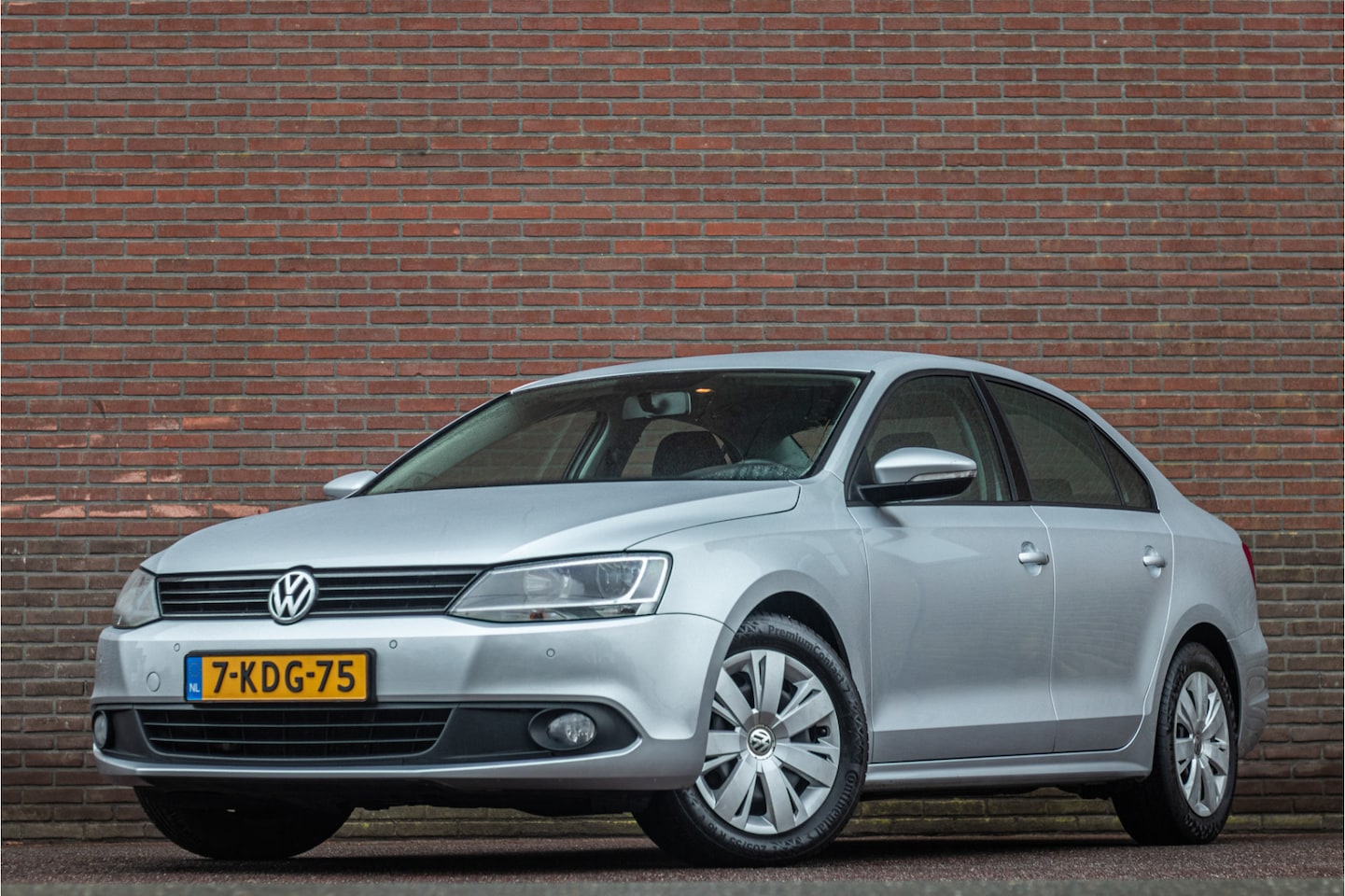 Volkswagen Jetta - 1.2 TSI Trendline 1.2 TSI Trendline, 1e eigenaar, 83.000km NAP, PDC, Trekhaak, Airco, Cruise control, Radio/ - AutoWereld.nl