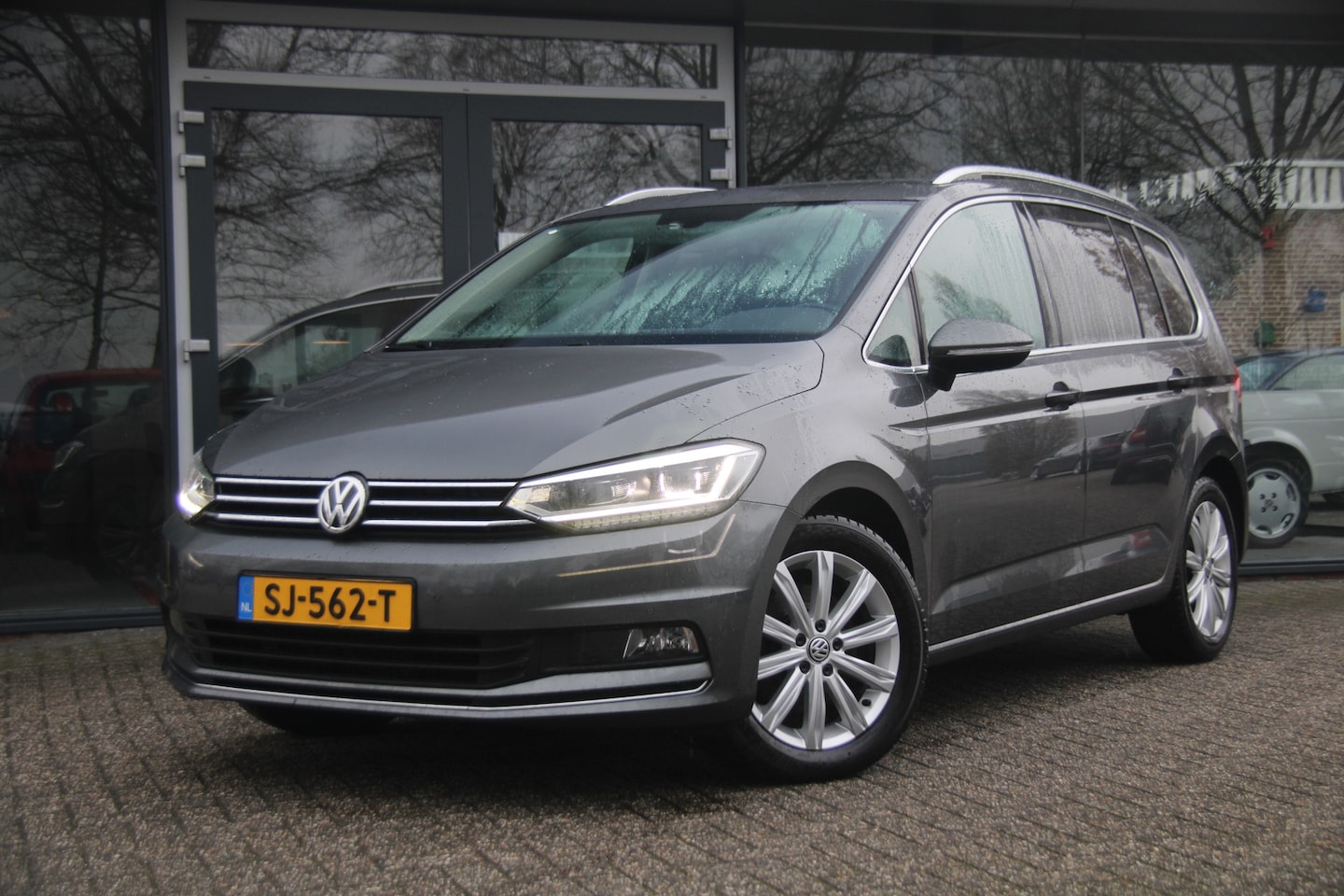 Volkswagen Touran - 1.4 TSI Highline Business R 1.4 TSI Highline Business R | DSG | ACC | LED | 7 P | - AutoWereld.nl