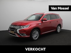 Mitsubishi Outlander - 2.4 PHEV Intense+ Aut. | Panoramadak | Camera | Trekhaak | Stoelverwarming |