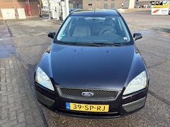 Ford Focus Wagon - 1.6-16V Champion