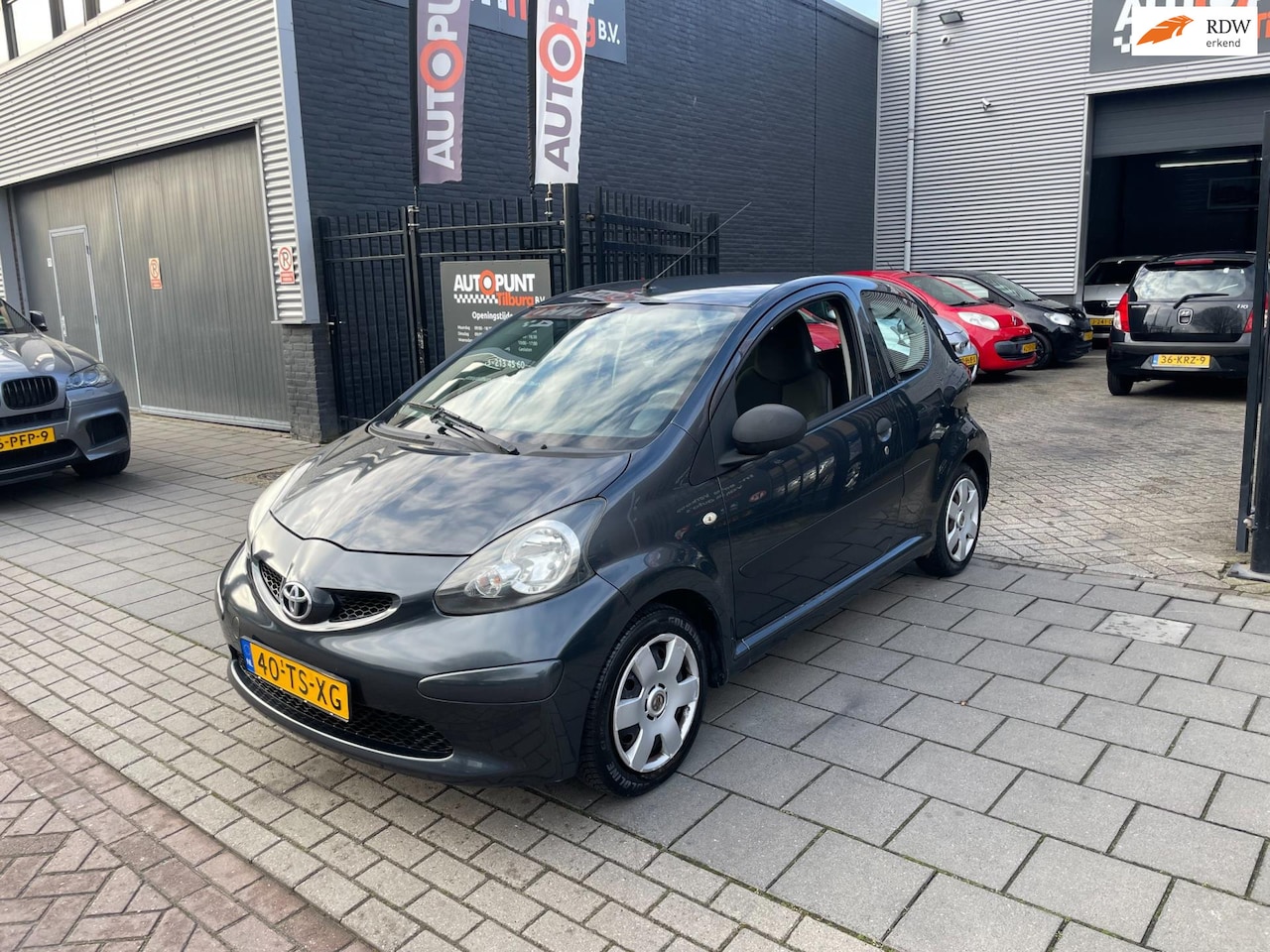 Toyota Aygo - 1.0-12V 3e Eigenaar! Stuurbekrachtiging NAP APK 1 Jaar - AutoWereld.nl