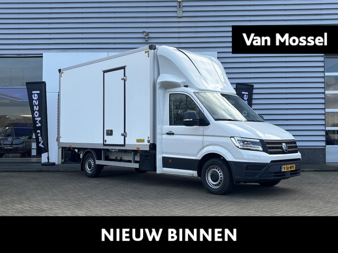 Volkswagen Crafter - 35 2.0 TDI L4 EL FWD 163 PK | BPM VRIJ | Bakwagen | Laadklep 750kg | 3-zits | Camera | App - AutoWereld.nl