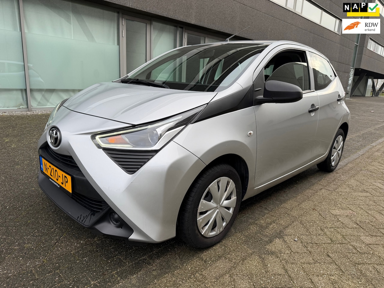 Toyota Aygo - 1.0 VVT-i x-fun AIRCO BJ 1-2022 APK 1-2026 - AutoWereld.nl
