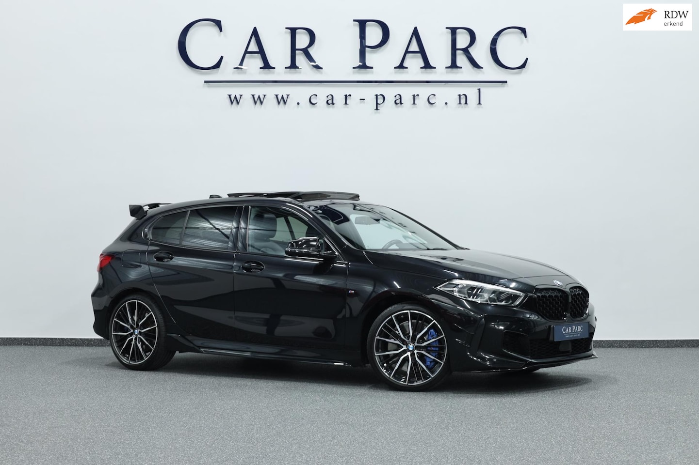 BMW 1-serie - M135i xDrive 306+PK M-PERFORMANCE/LED/VIRTUAL/SFEER/PANO/LEER+S.VERWARMING/CAM/LMV/ACC/ECC - AutoWereld.nl