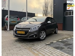 Peugeot 208 - 1.2 PureTech Signature 6 maanden GARANTIE inbegrepen NAVIGATIE