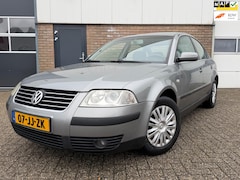 Volkswagen Passat - 2.0 Comfortline 5DEURS/CLIMATE/CRUISE