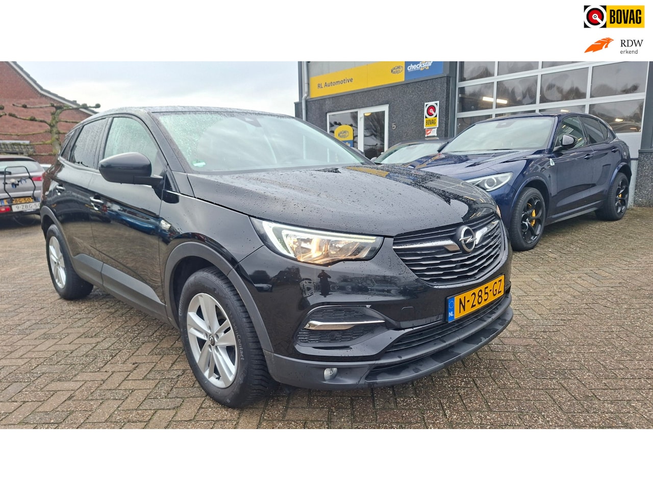 Opel Grandland X - 1.2 Turbo Business Executive - Navigatie - Trekhaak - AutoWereld.nl