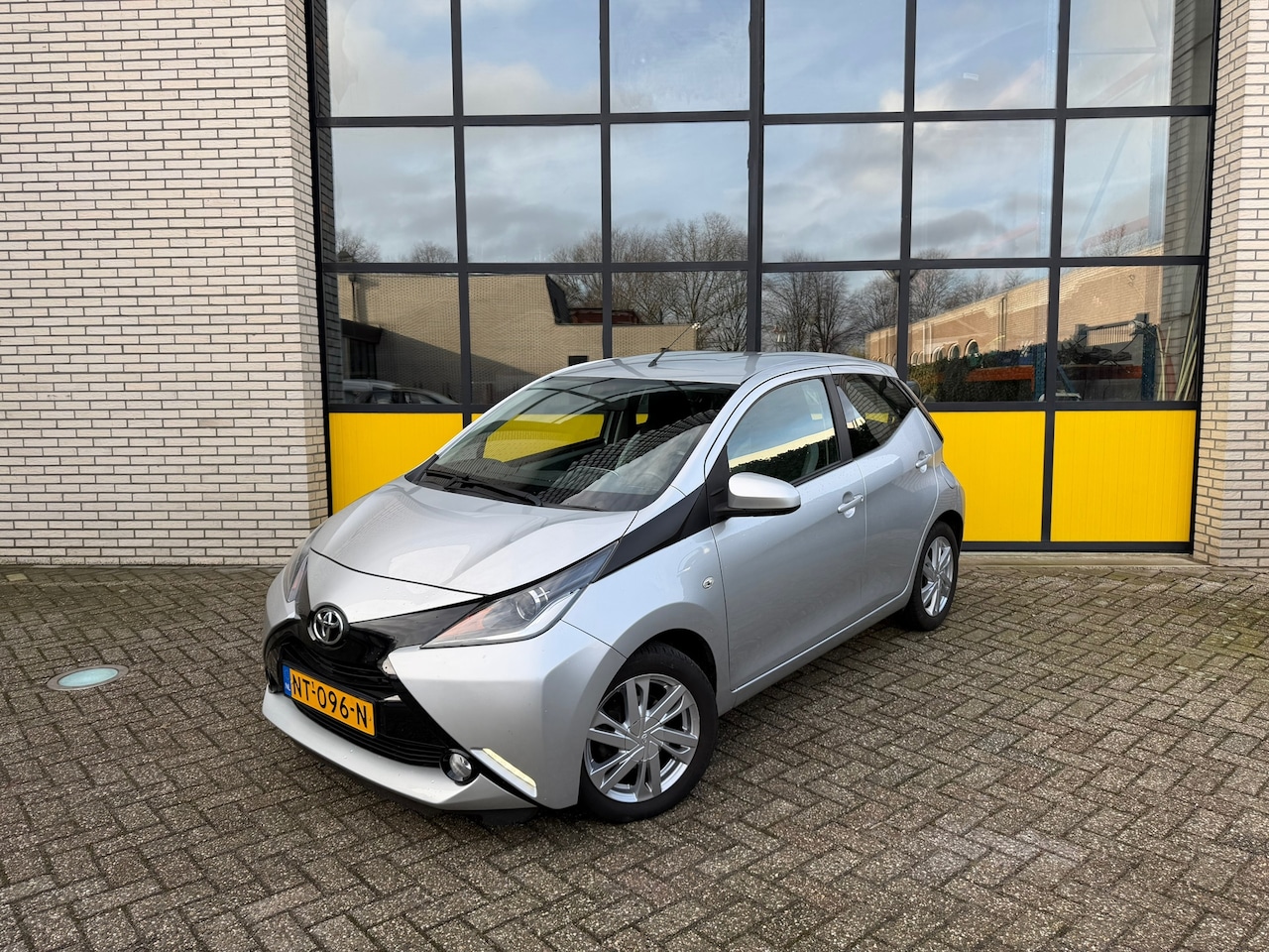 Toyota Aygo - 1.0 x-sport, Camera, LMV, Airco - AutoWereld.nl