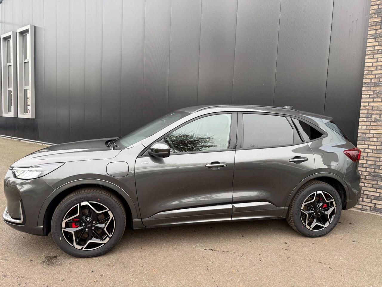 Ford Kuga - 2.5 PHEV ST-Line X 243pk | WINTERPACK | AGR STOELEN | TREKHAAK - AutoWereld.nl