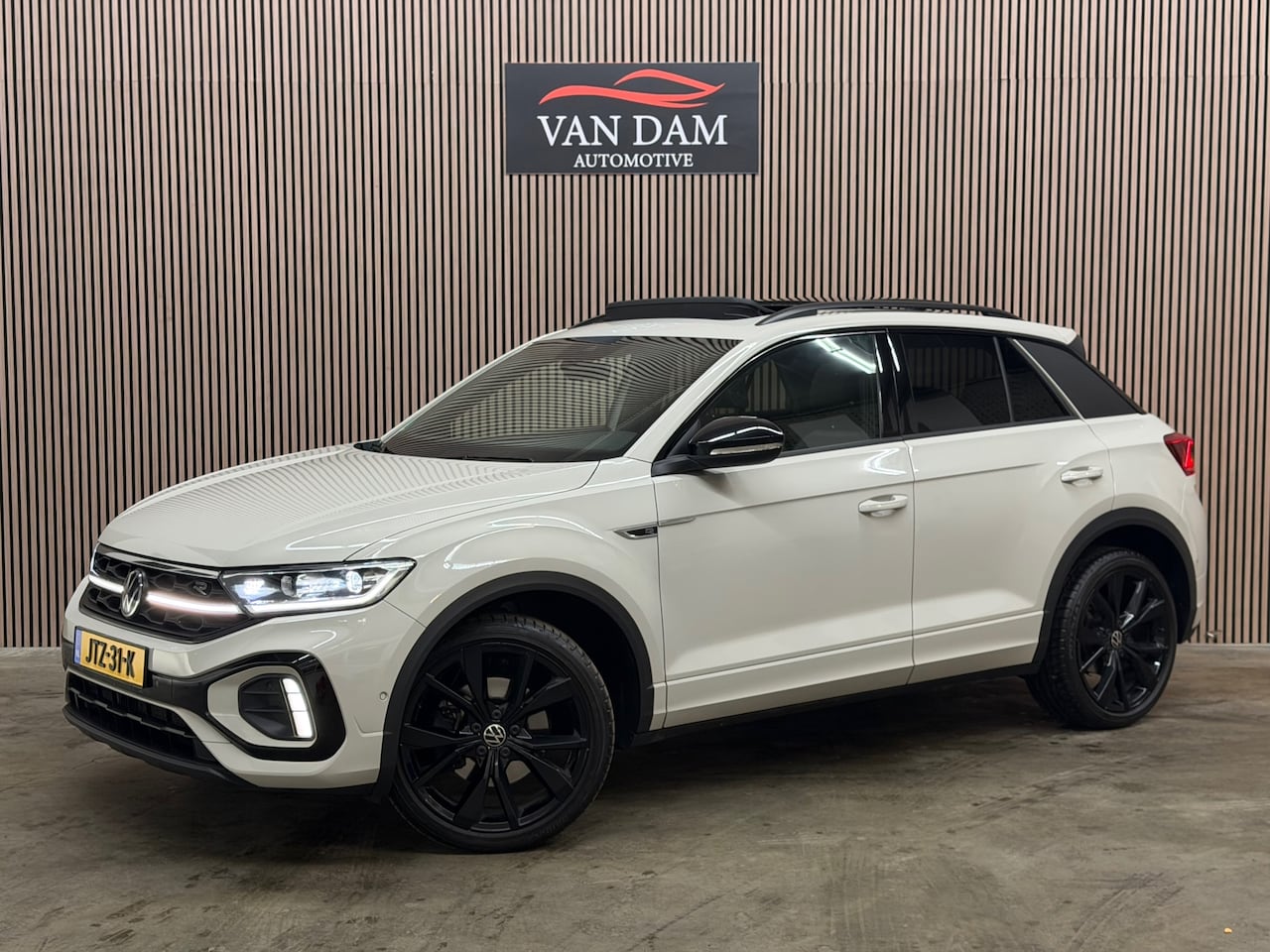 Volkswagen T-Roc - 1.5 TSI Life Business 2022 DSG IQ-LIGHTS PANO - AutoWereld.nl