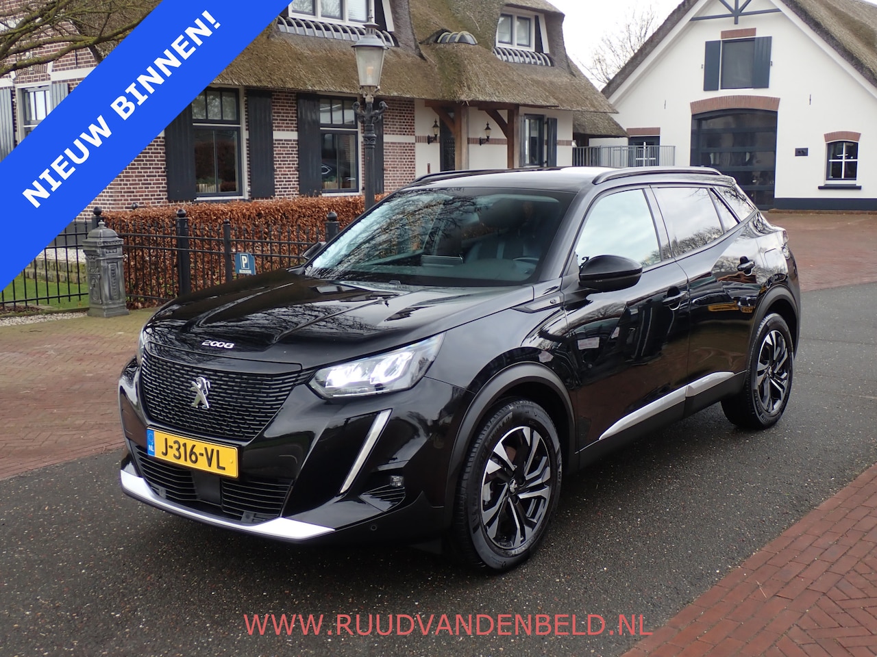 Peugeot e-2008 - EV Allure 50 kWh SOH 94% / CARPLAY / CRUISE / ACHTERUITRIJCAMERA - AutoWereld.nl