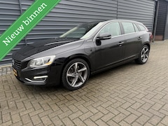 Volvo V60 - 2.4 D6 AWD Plug-In Hybrid Summum Navi Pdc