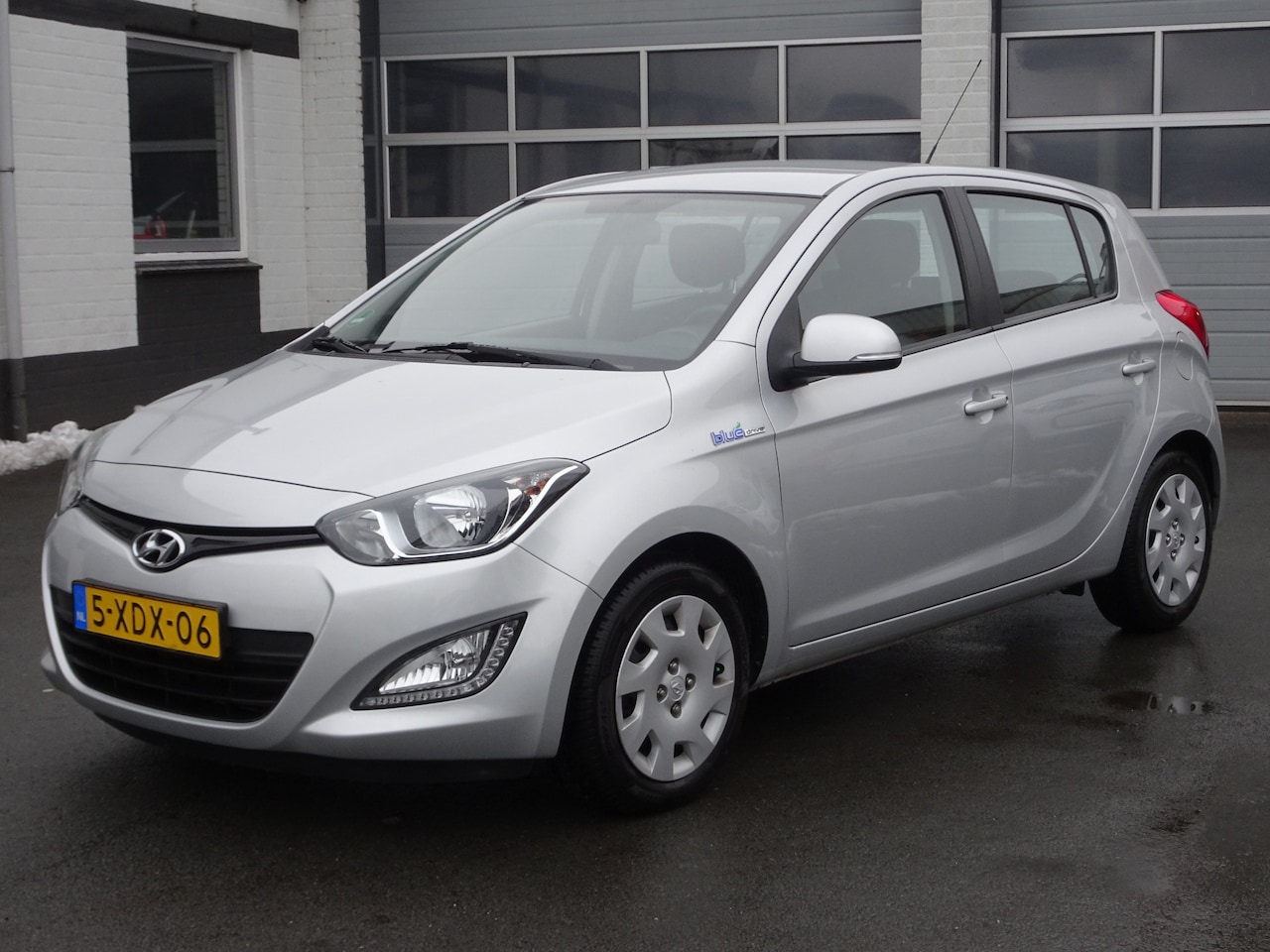 Hyundai i20 - 1.2i i-Motion Airco, trekhaak, elektrische ramen, centrale vergrendeling, enz. - AutoWereld.nl