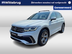 Volkswagen Tiguan - 1.4 TSI eHybrid R-Line Business+ / Panoramadak / 19" LMV / IQ LED Matrix / Navi / Camera /