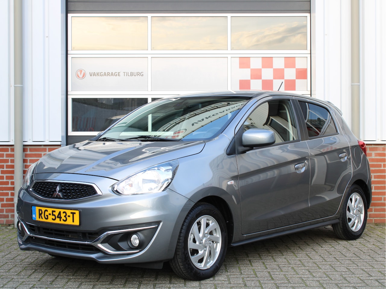 Mitsubishi Space Star - 1.0 Intense Automaat /AIRCO/USB/Bluetooth/14'LM/CV/Elek. ramen/NAP! - AutoWereld.nl