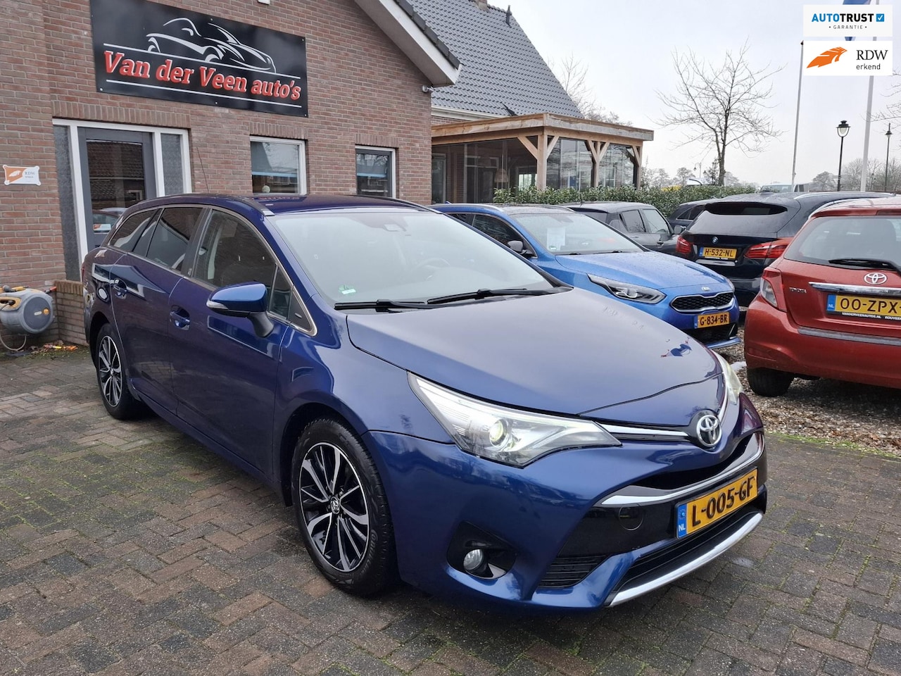 Toyota Avensis Touring Sports - 1.8 VVT-i SkyView Edition automaat. Navi, cruise, camera, verwarmde voorstoelen, etc, etc. - AutoWereld.nl