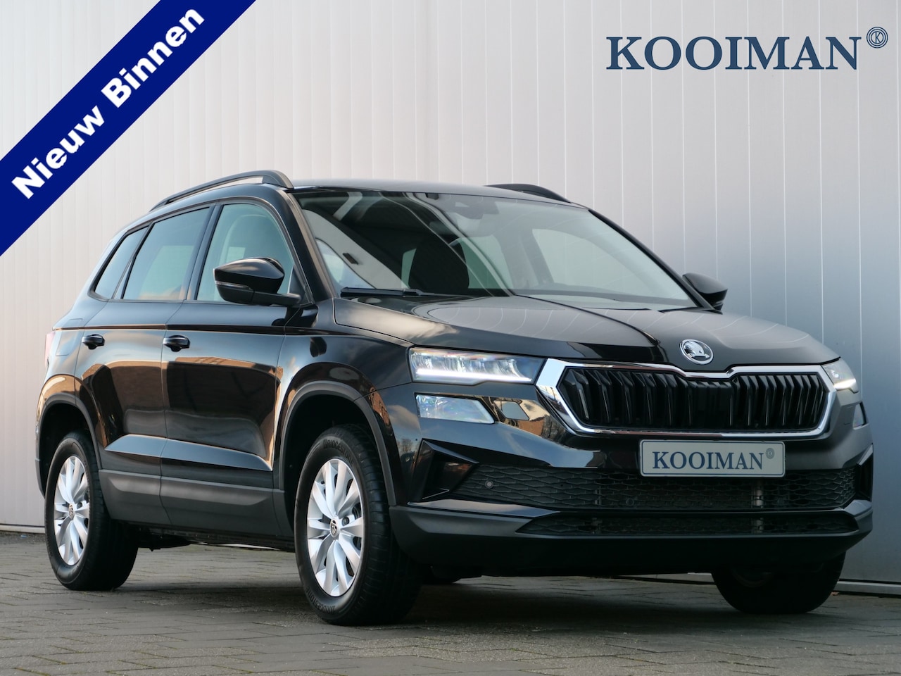 Skoda Karoq - 1.5 TSI Selection 150 Pk Automaat DAB / Apple Carplay / Camera / Stoelverwarming / Navigat - AutoWereld.nl