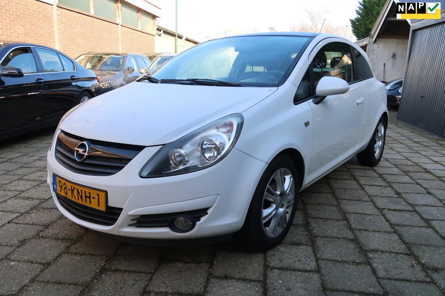 Opel Corsa - 1.4-16V Business 1.4-16V Business - AutoWereld.nl