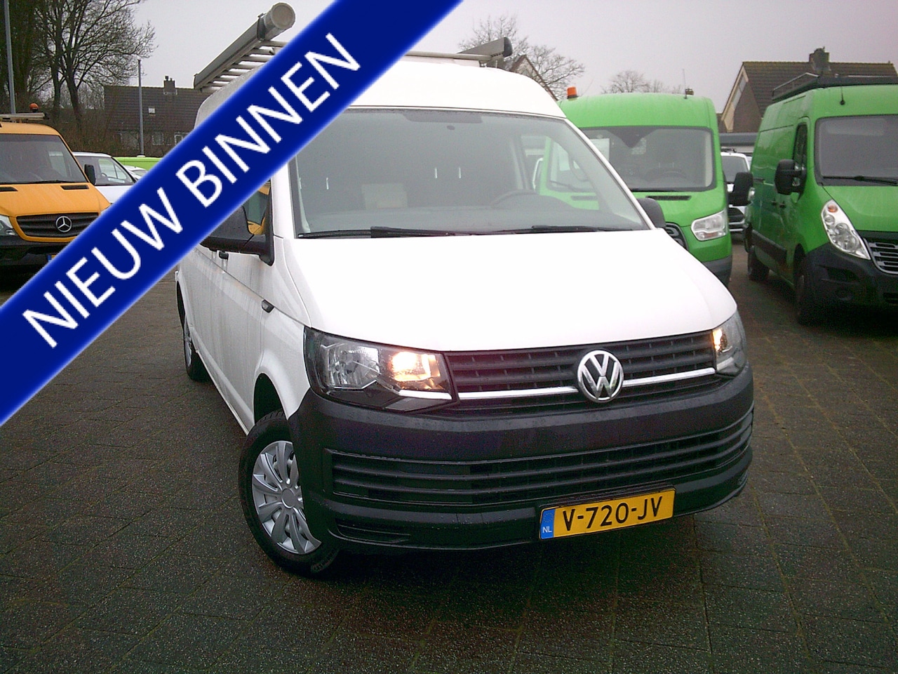 Volkswagen Transporter - 2.0 TDI L2H2 Comfortline VOORZIEN VAN AIRCO+TREKHAAK+IMPERIAAL !! - AutoWereld.nl