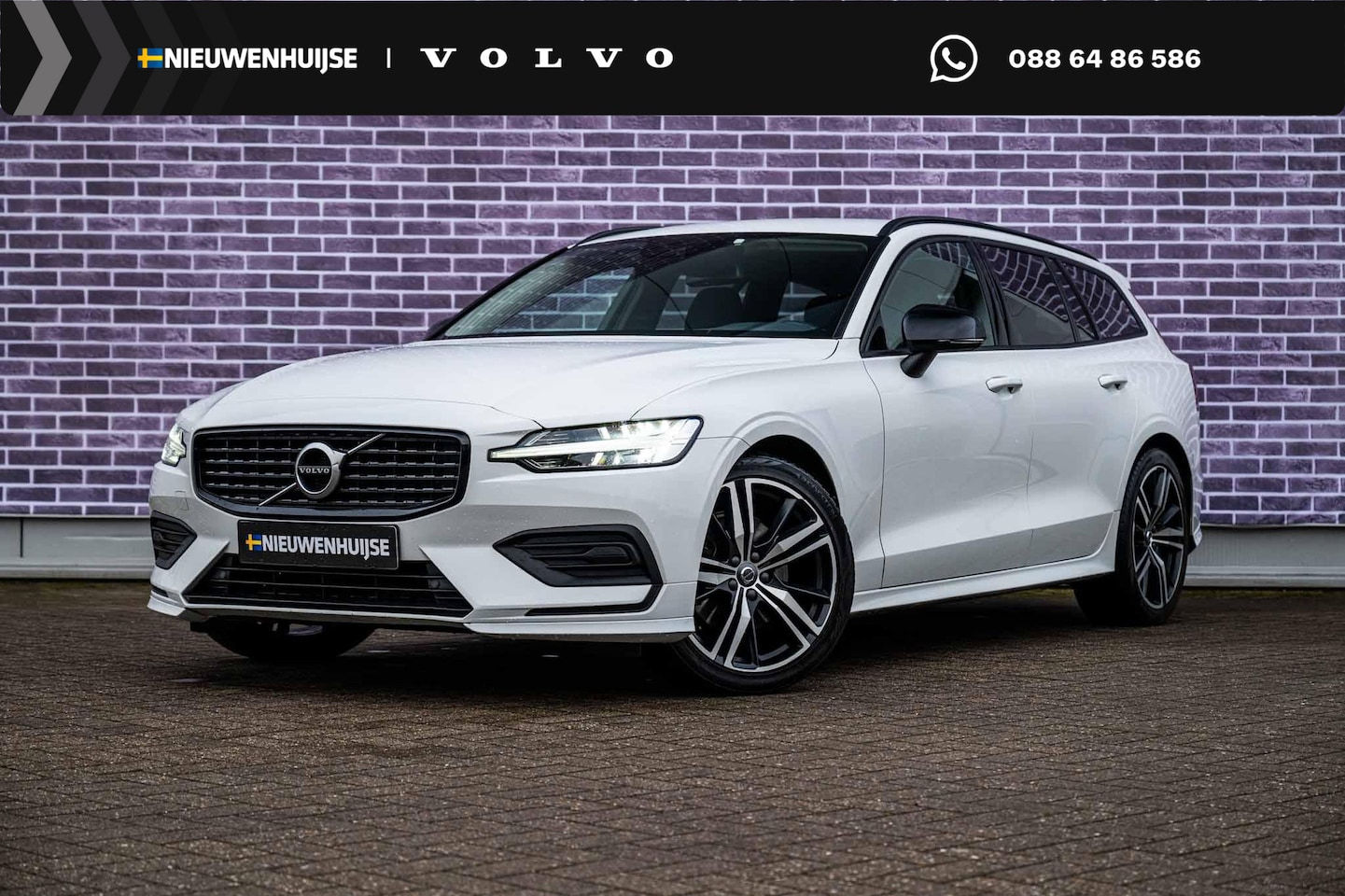 Volvo V60 - 2.0 B3 Momentum Advantage | Trekhaak | Advantage Styling Pack l Getint Glas | 19" | CarPla - AutoWereld.nl