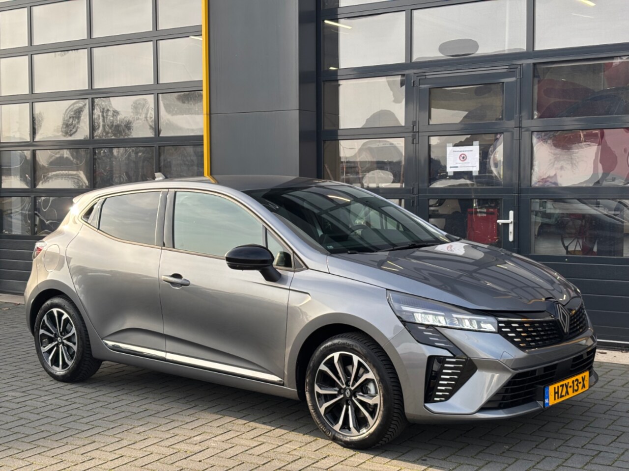 Renault Clio - 1.6 E-Tech Full Hybrid 145 Techno Pack Winter Grote Navi Automaat - AutoWereld.nl
