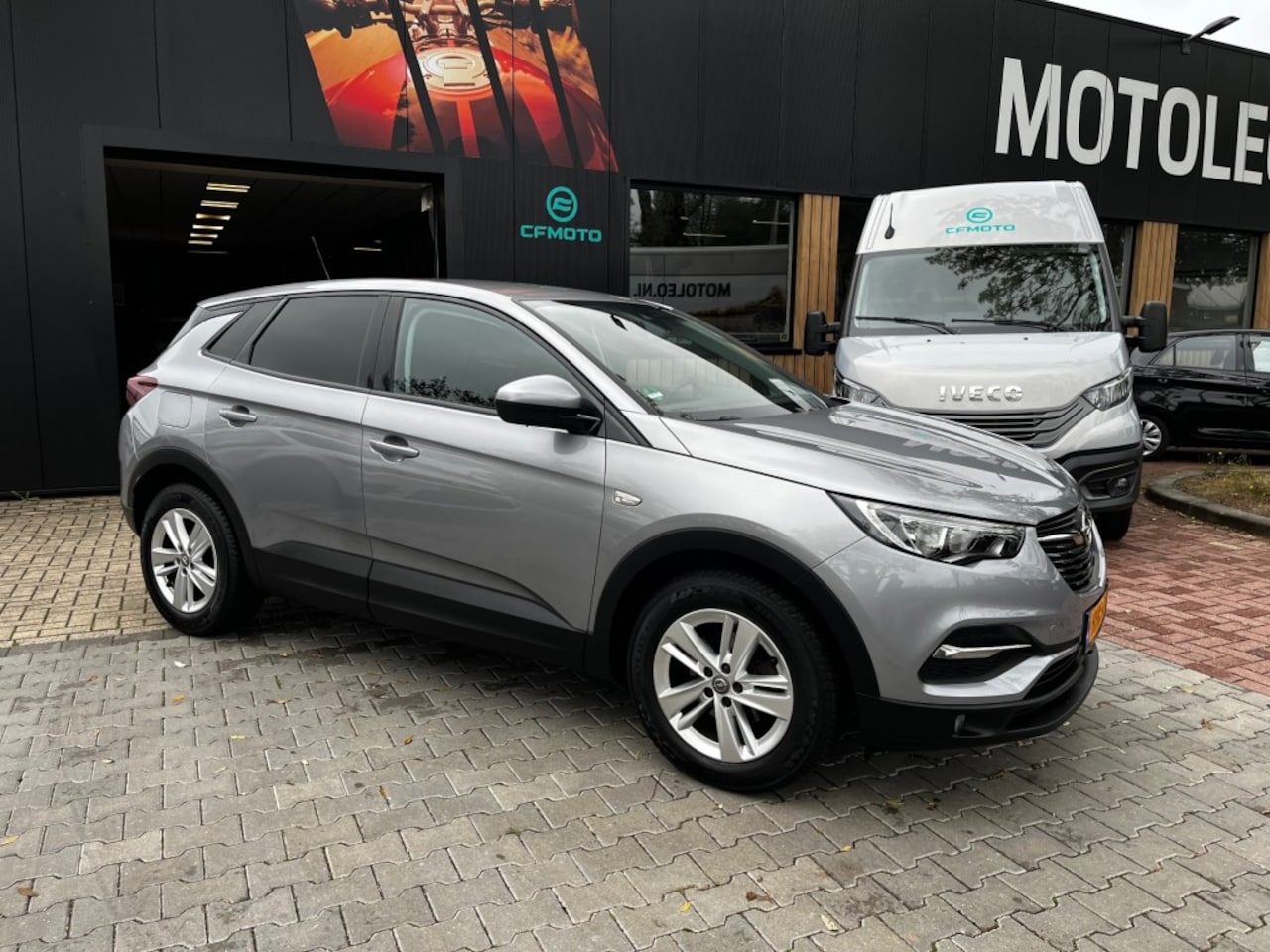 Opel Grandland X - 1.2 Turbo Business 1.2 TURBO BUSINESS + - AutoWereld.nl