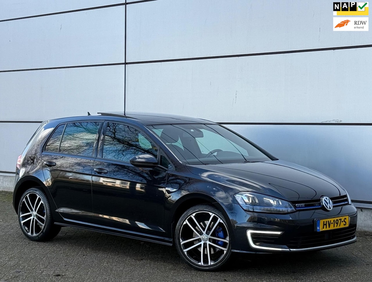 Volkswagen Golf - 1.4 TSI GTE DSG |Pano |Camera |Keyless |Led |Stoelverw |Sfeer |Full Options - AutoWereld.nl