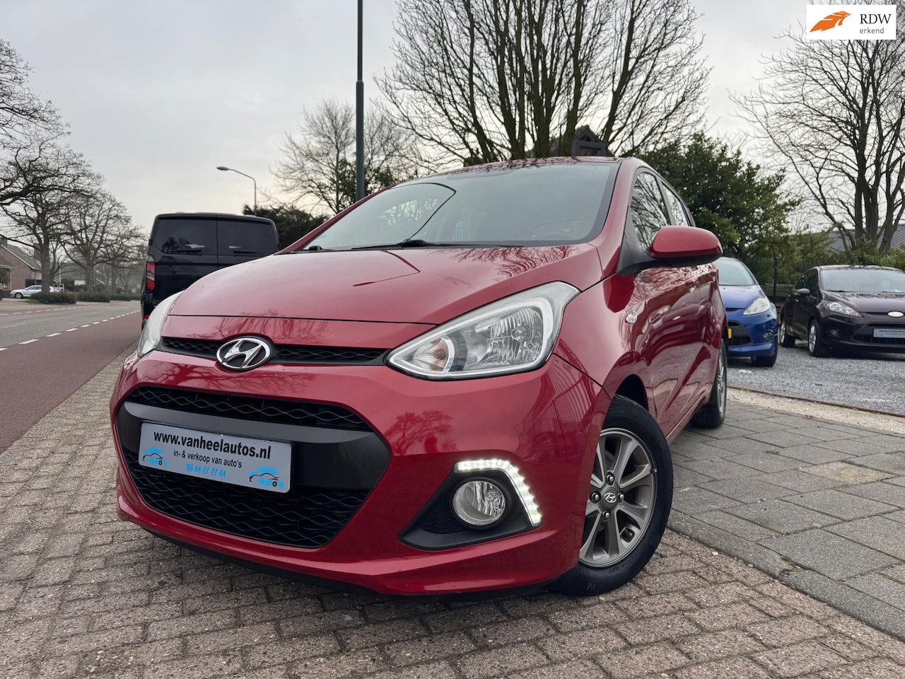 Hyundai i10 - 1.2i A-C Elek Pakket Lmv Cruise Stoelvrm - AutoWereld.nl