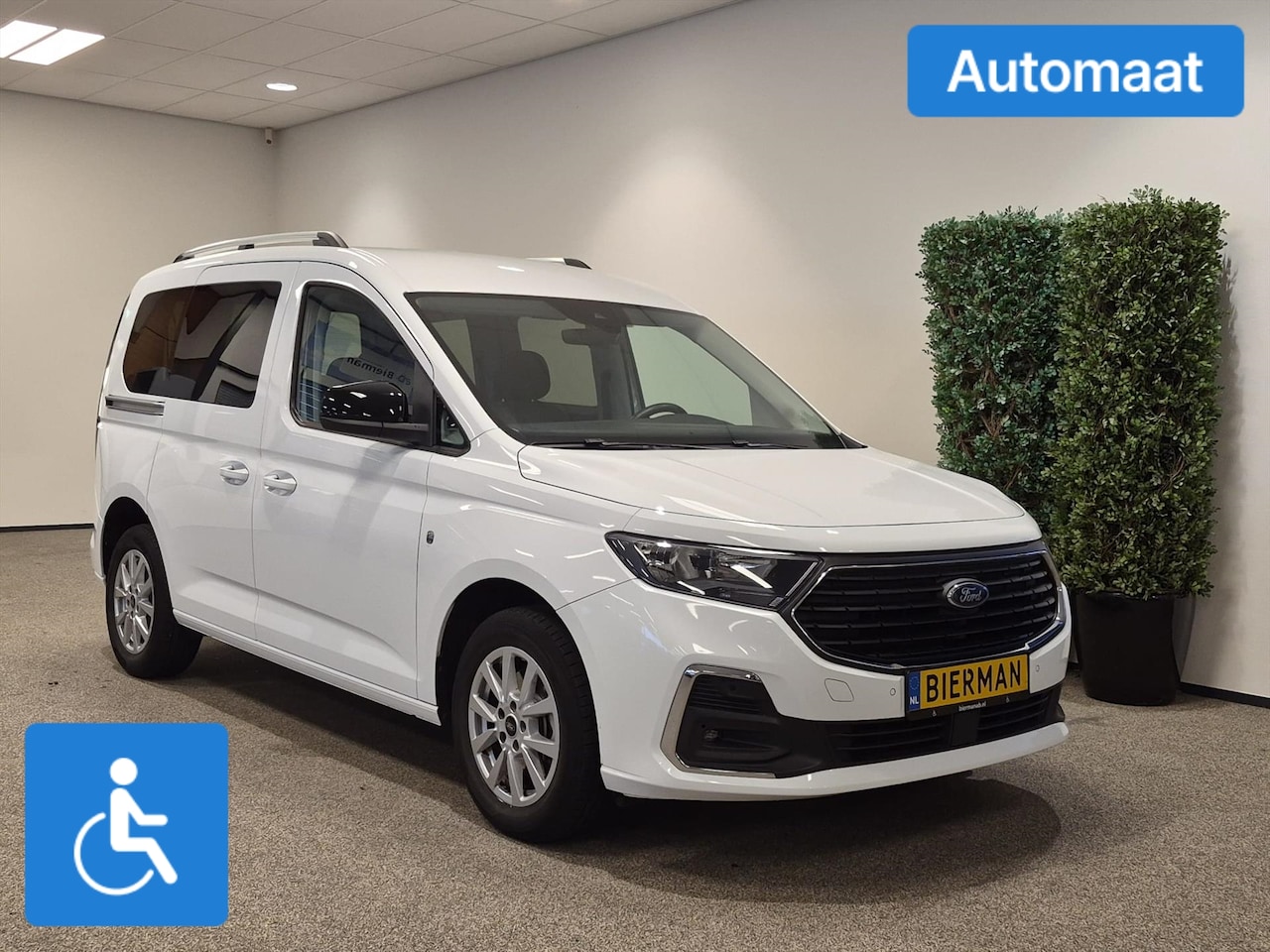 Ford Tourneo Connect - Rolstoelvervoer 5+0 of 3+1 - AutoWereld.nl
