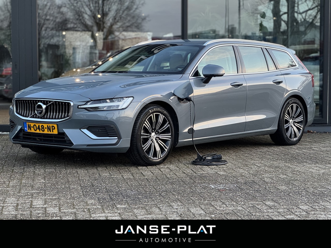 Volvo V60 - 2.0 T6 Rech. AWD Inscription Trekhaak | Pilot Ass. | Leder | - AutoWereld.nl