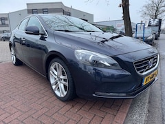 Volvo V40 - 2.0 D2 Summum Business Airco/ECC, Navigatie, Stoelverwarming