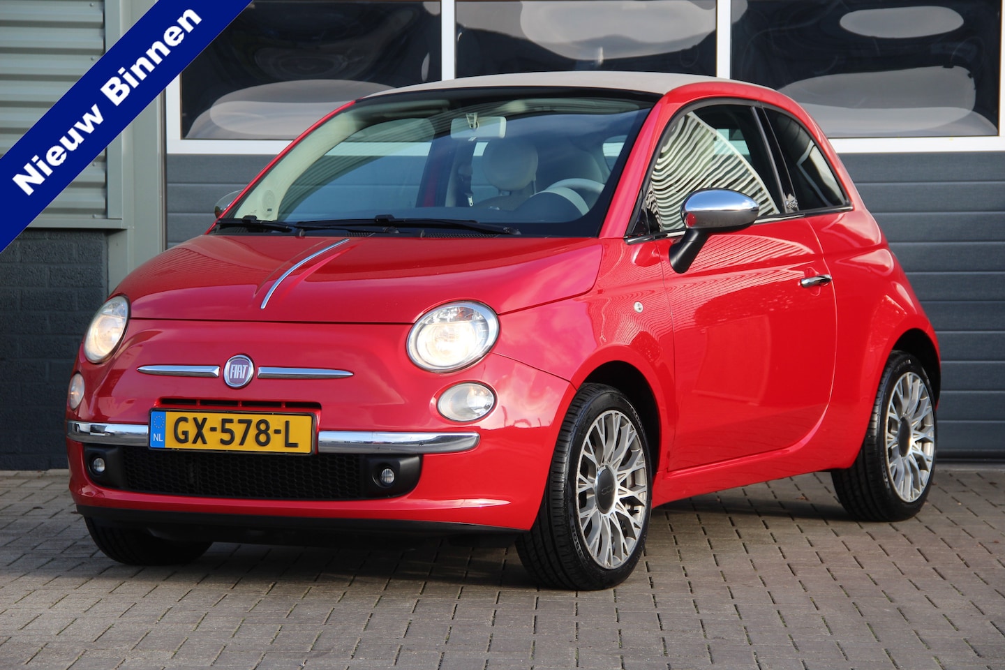 Fiat 500 C - 1.4 Lounge Cabrio | Airco | Bluetooth | PDC | El.pakket | LMV15'' | Stuurbrkr | Goed onder - AutoWereld.nl