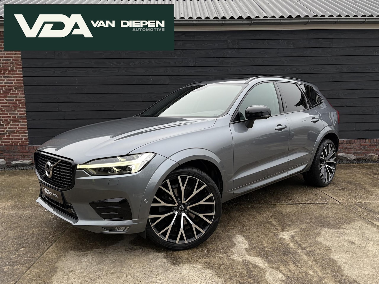 Volvo XC60 - 2.0 B5 R-Design - Pano l H/kardon l 22'' l Camera l Memory - AutoWereld.nl