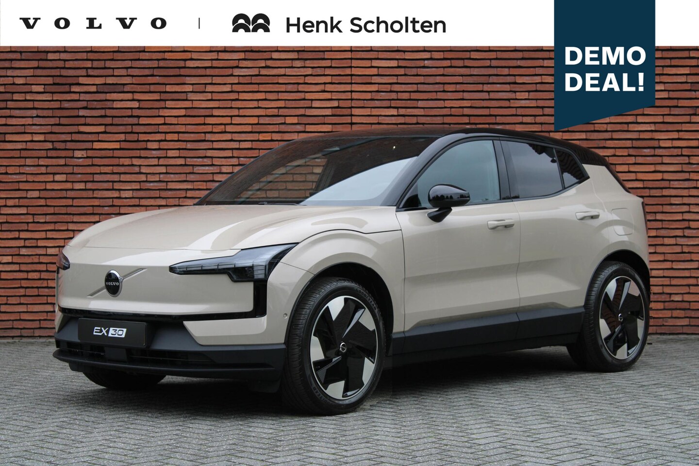 Volvo EX30 - Single Motor Extended Range Plus Europa 69 kWh | Sand Dune metallic | | Extra getint glas - AutoWereld.nl