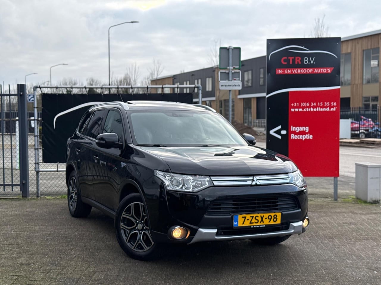 Mitsubishi Outlander - 2.0 PHEV Instyle X-Line (bj 2015) EURO6|LEER|CAMERA|SCHUIFDAK| - AutoWereld.nl
