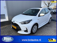 Toyota Yaris - 1.5 Hybrid Active / NAVIGATIE / AIRCO / ACHTERUITRIJCAMERA / 1E EIGENAAR / NL-AUTO