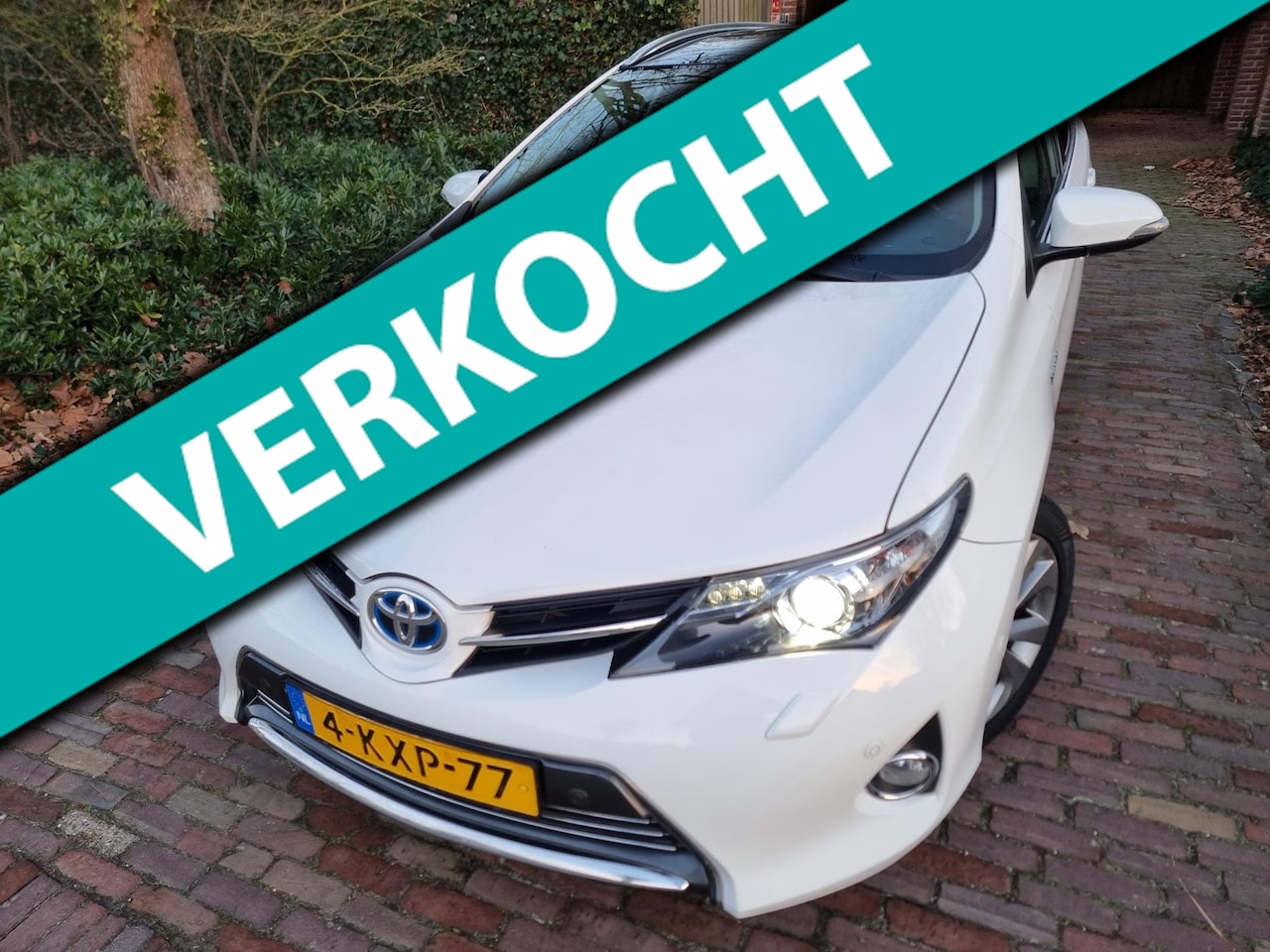 Toyota Auris Touring Sports - 1.8 Hybrid Lease Pro Xenon/Pano/Half leder - AutoWereld.nl