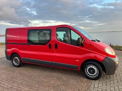 Opel Vivaro - 2.0i L2 H1 Benzine-uitvoering met dubbele cabine is zeer schaars in Nederland