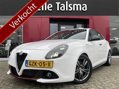 Alfa Romeo Giulietta - 1.4 Turbo MultiAir Super | Xenon | Stoelverwarming | Carbon delen | Veloce bumpers Bose