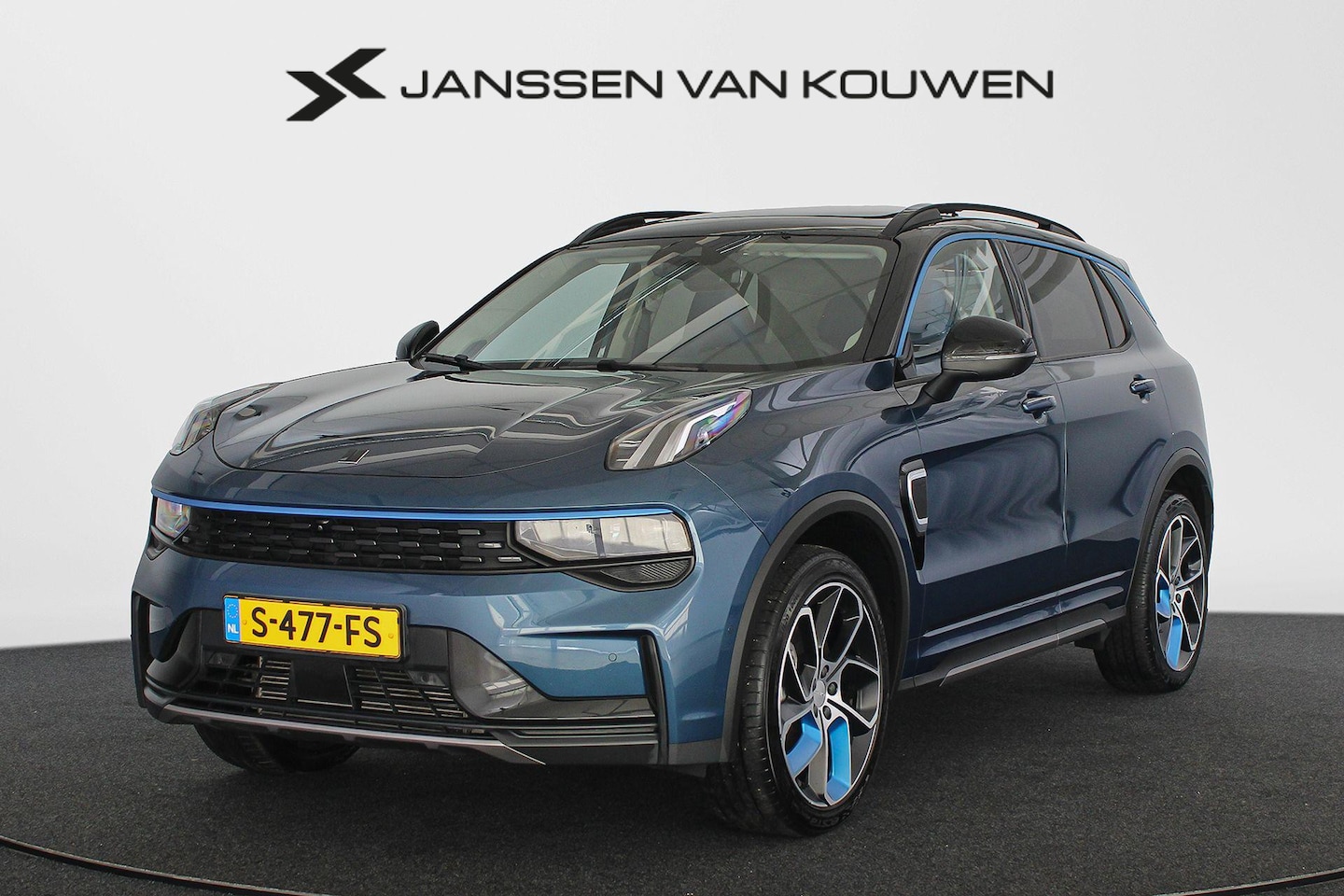 Lynk & Co 01 - 1.5 PHEV SOH 95% Pano Stoelverwarming 360-Camera - AutoWereld.nl