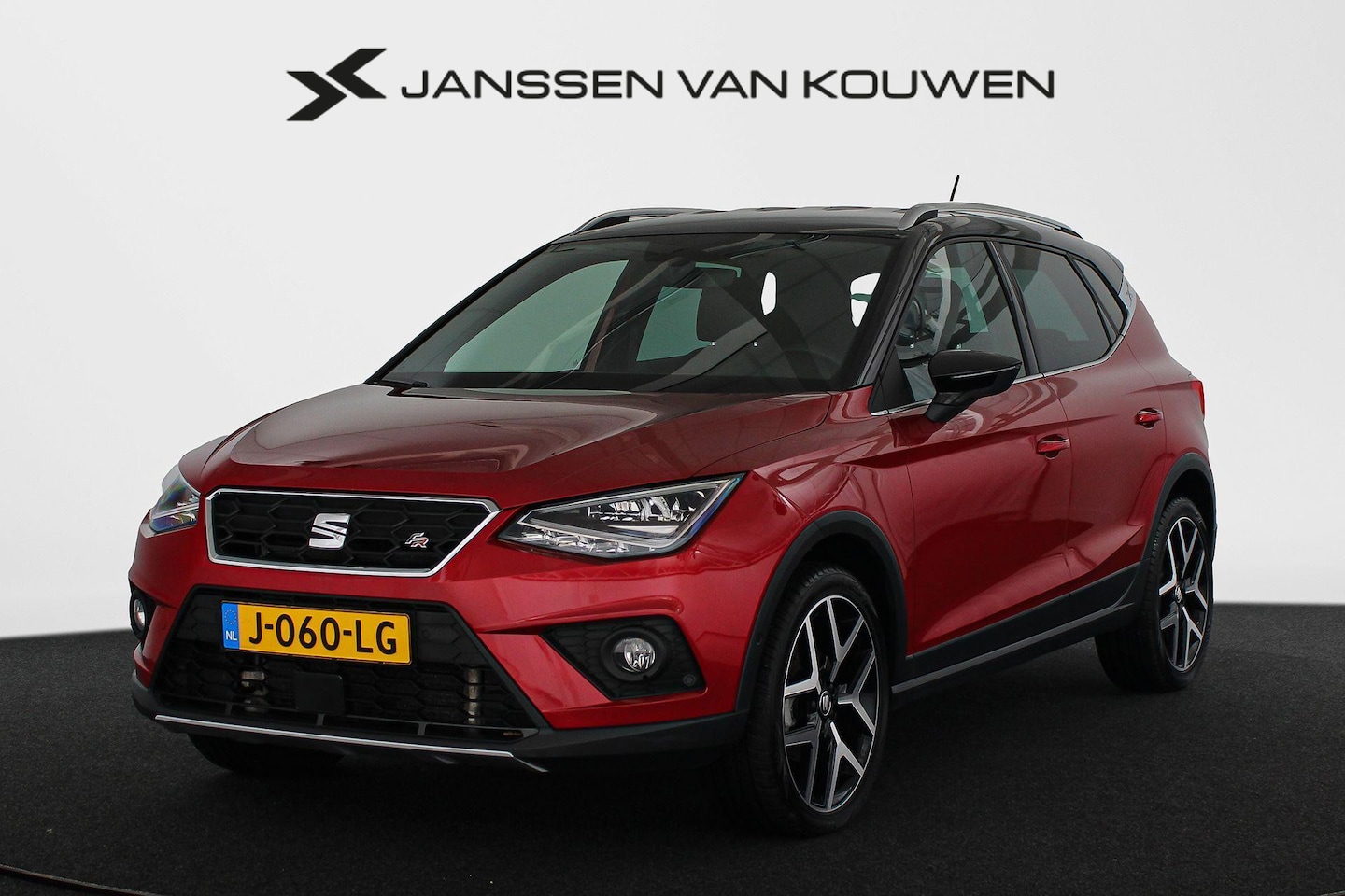 SEAT Arona - 1.5 TSI EVO FR Business Intense / LED Koplampen / Stoelverwarming / Beats-Audio 18" - AutoWereld.nl